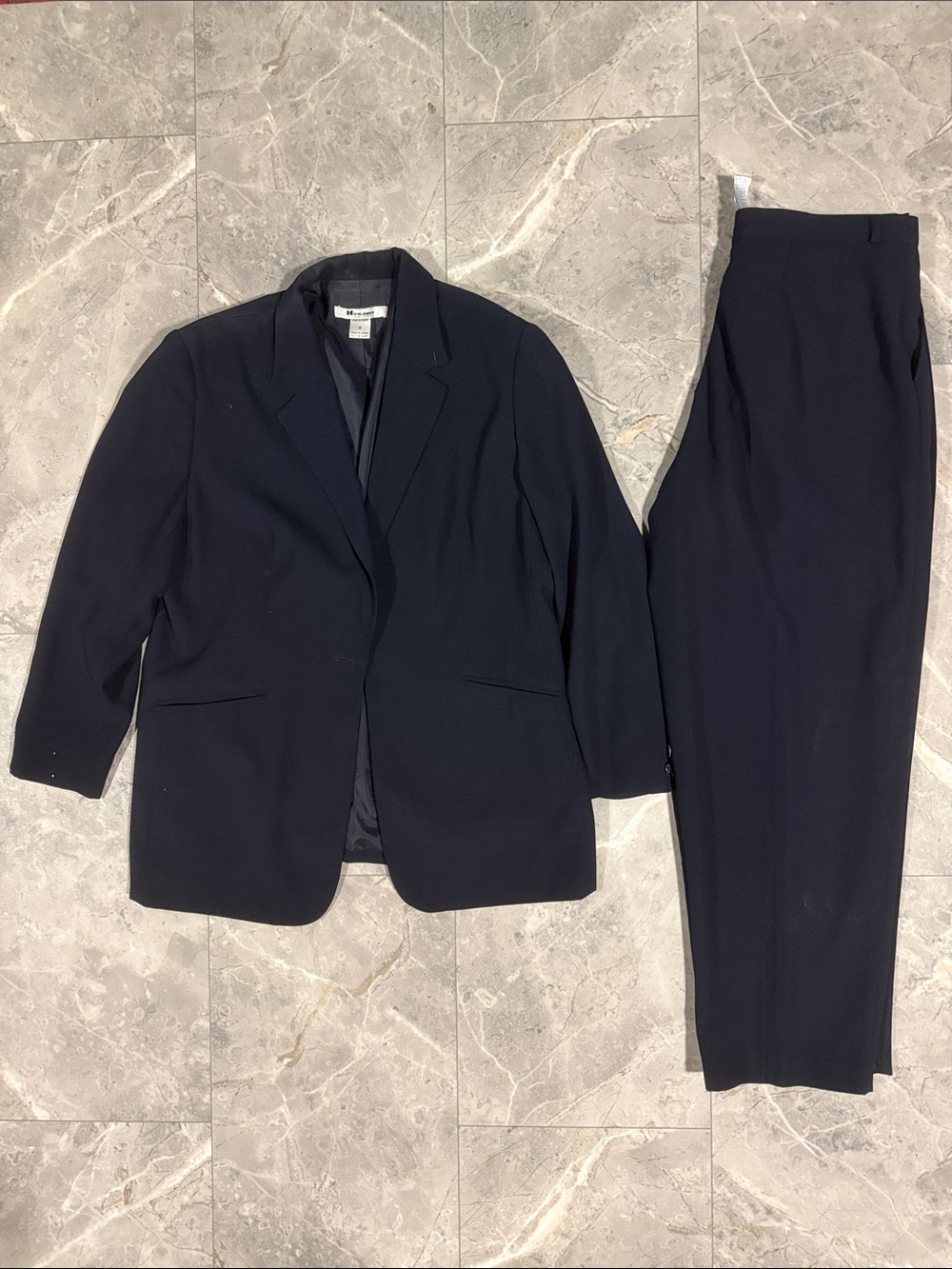 Classic Women’s Navy Blazer and Trousers Suit Set